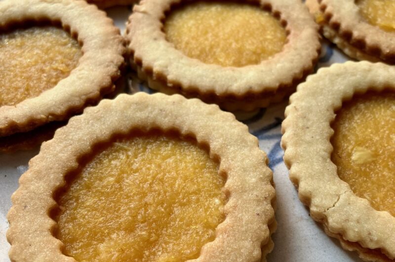 Pineapple sandwich cookies with Sichuan peppercorns